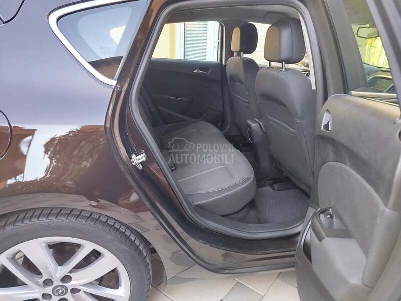 Opel Astra J 1.4 SPORT