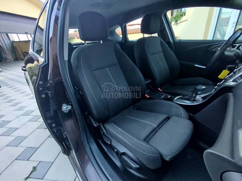Opel Astra J 1.4 SPORT