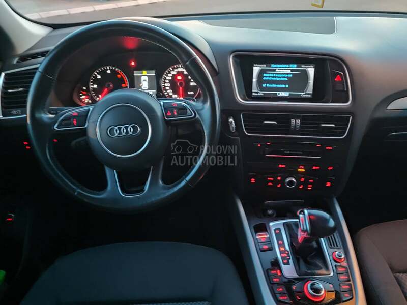 Audi Q5 2 0190XenNavAT