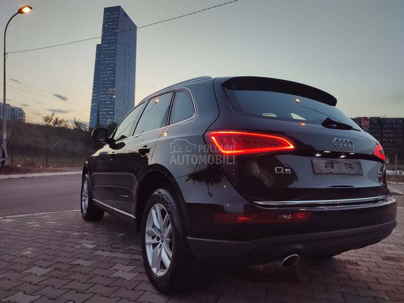 Audi Q5 2 0190XenNavAT