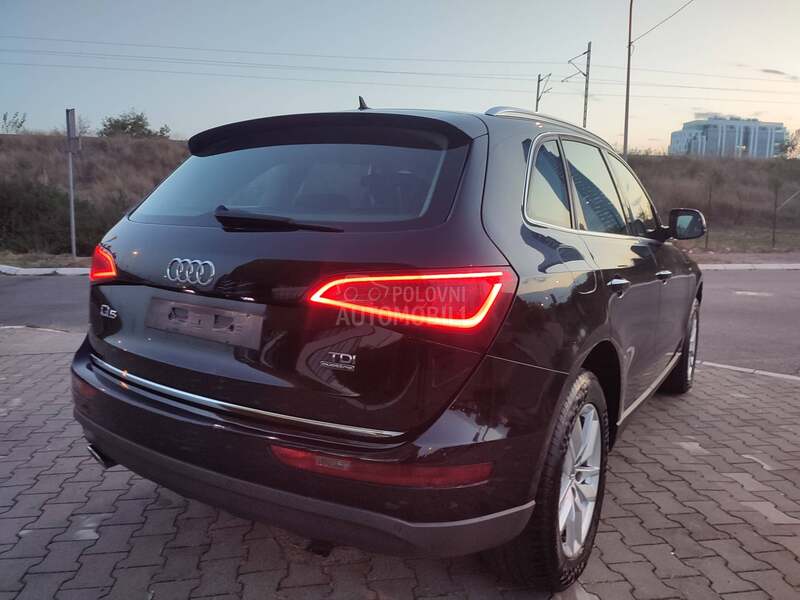 Audi Q5 2 0190XenNavAT