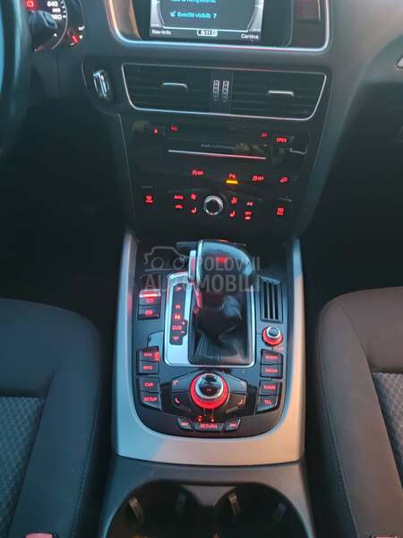 Audi Q5 2 0190XenNavAT