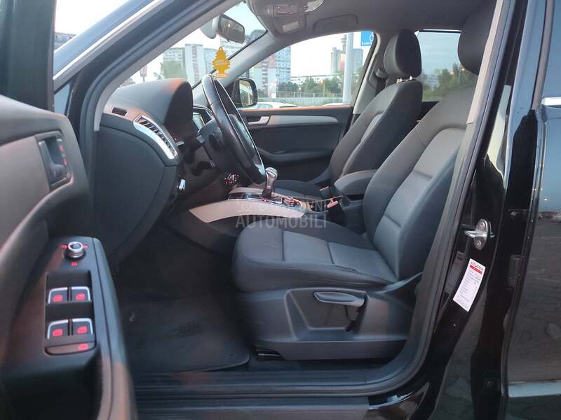 Audi Q5 2 0190XenNavAT