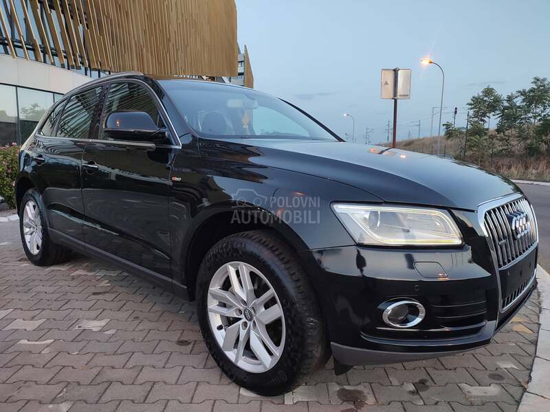 Audi Q5 2 0190XenNavAT