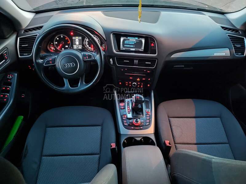Audi Q5 2 0190XenNavAT