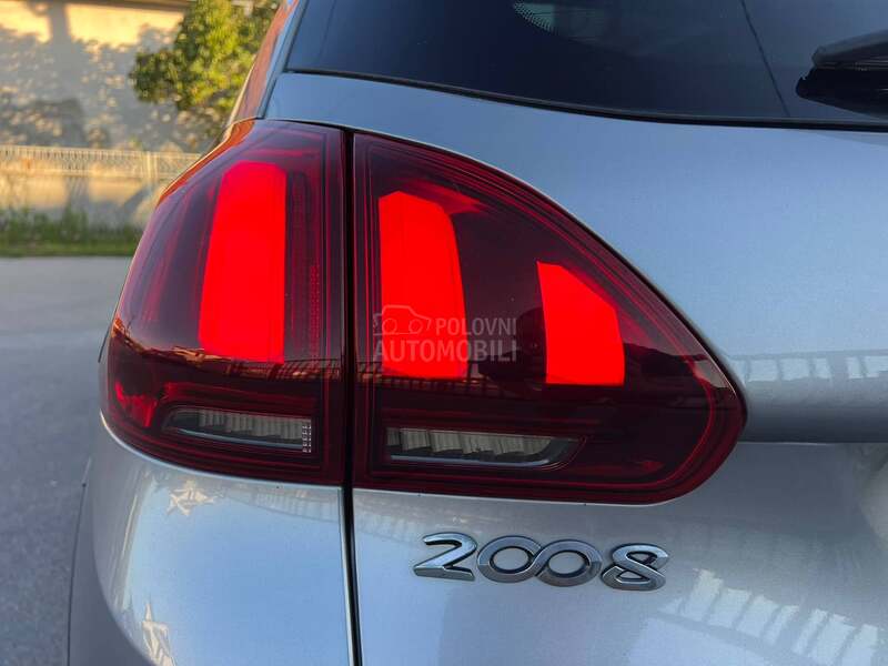 Peugeot 2008 CROSSWAY pano/navs