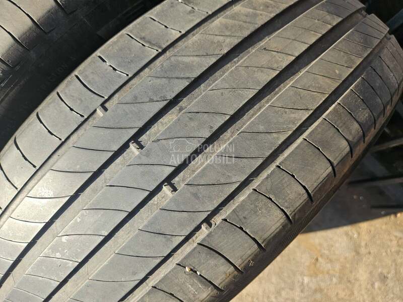 Michelin 215/65 R17 Letnja