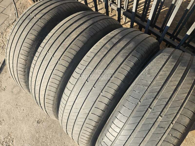 Michelin 215/65 R17 Letnja
