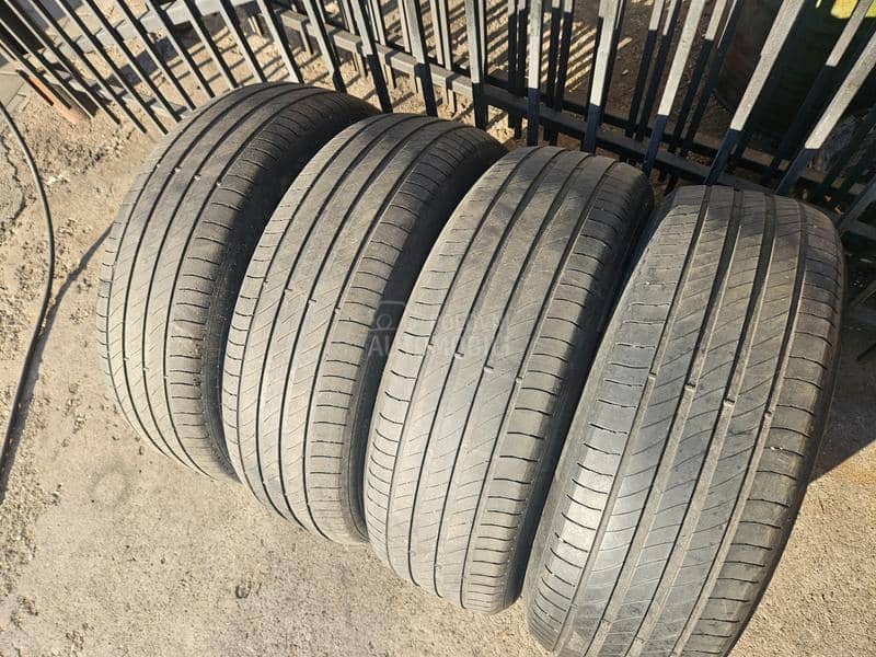 Michelin 215/65 R17 Letnja