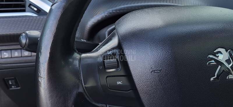 Peugeot 208 PANO/R.KAM/ALLURE