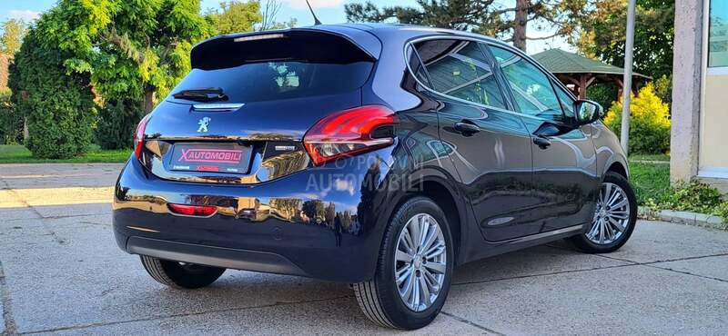 Peugeot 208 PANO/R.KAM/ALLURE
