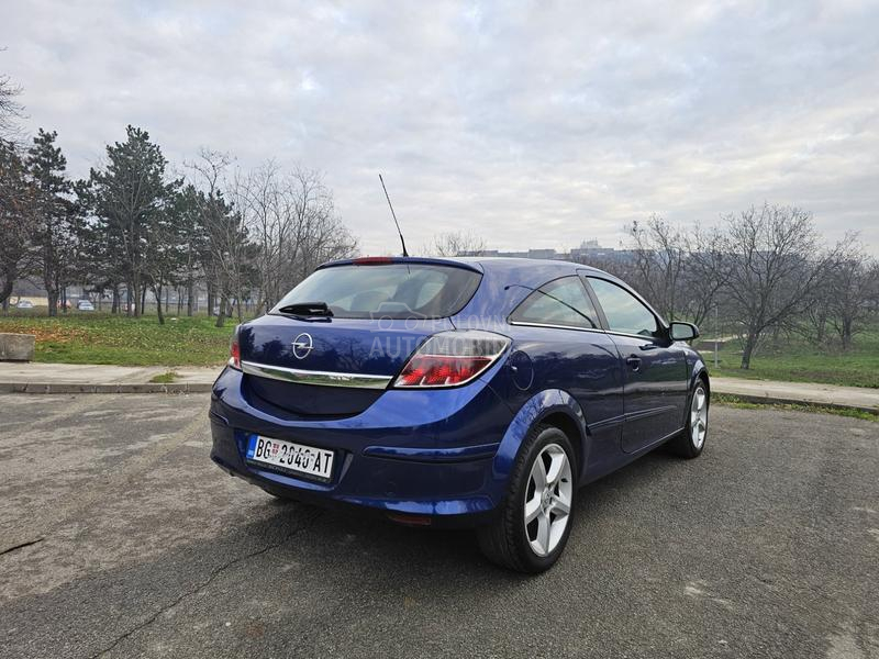 Opel Astra H 1.9 Mjet  GTC