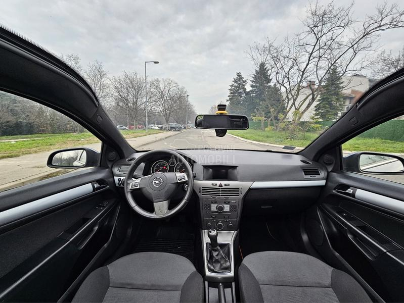 Opel Astra H 1.9 Mjet  GTC