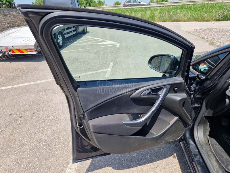 Opel Astra J A K C I J A
