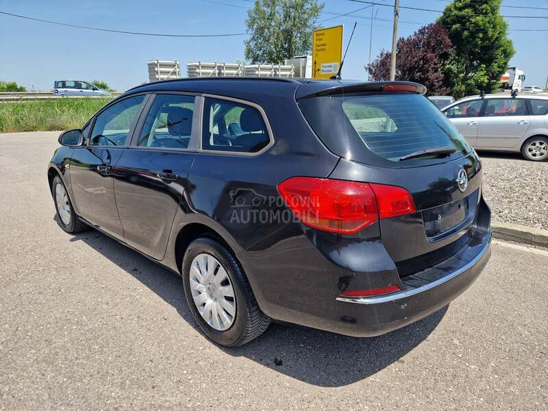 Opel Astra J A K C I J A