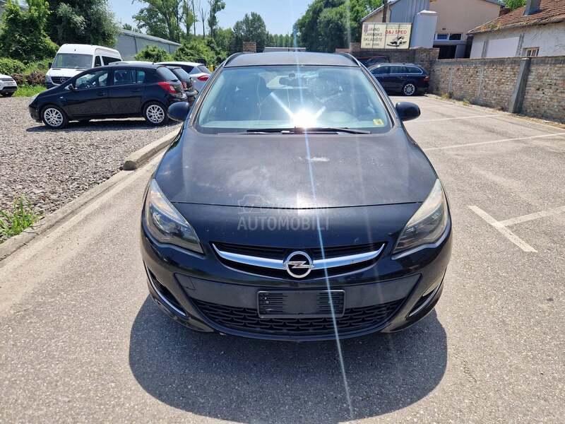 Opel Astra J A K C I J A
