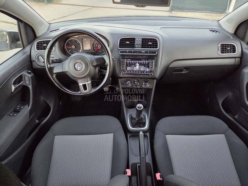 Volkswagen Polo BUKVALNO NOV