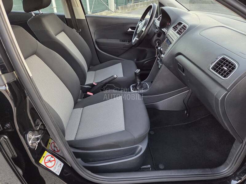 Volkswagen Polo BUKVALNO NOV