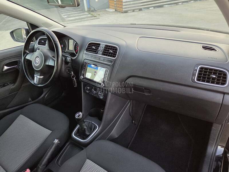 Volkswagen Polo BUKVALNO NOV