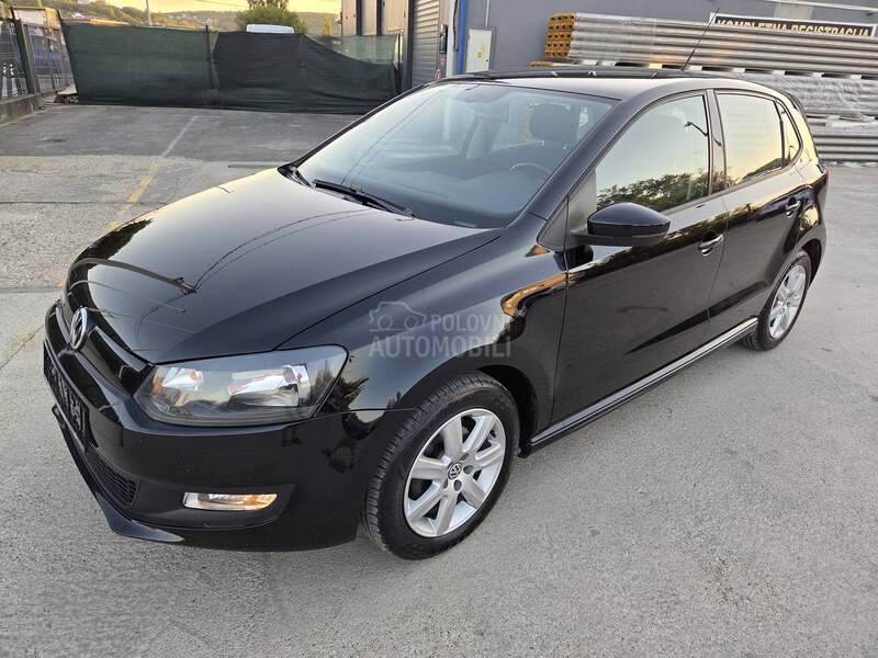 Volkswagen Polo BUKVALNO NOV