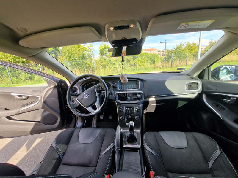 Volvo V40 