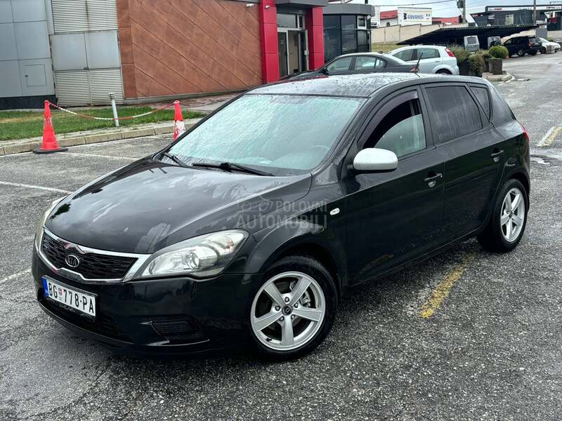 Kia cee`d 1.4 P L I N