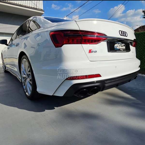 Audi S6 