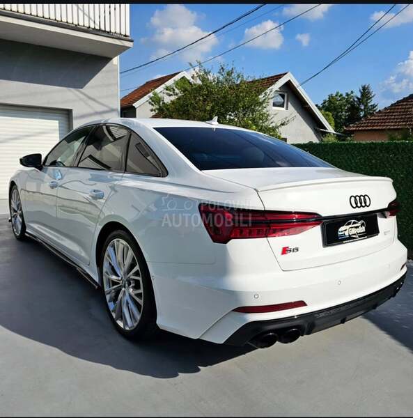 Audi S6 
