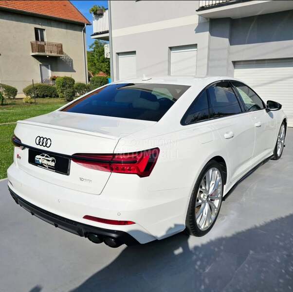 Audi S6 