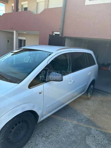 Opel Zafira 