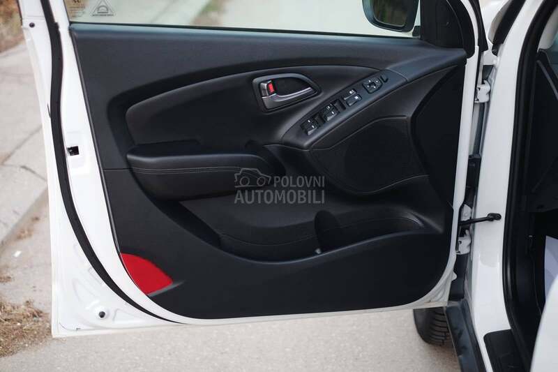 Hyundai ix35 1.7CRDi PREMIUM CH