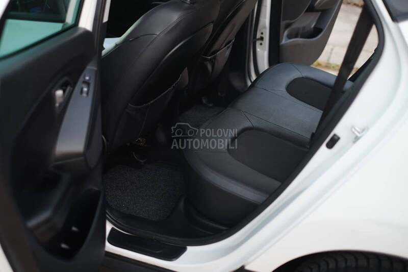 Hyundai ix35 1.7CRDi PREMIUM CH
