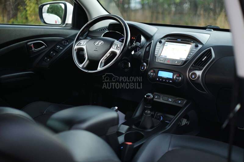 Hyundai ix35 1.7CRDi PREMIUM CH