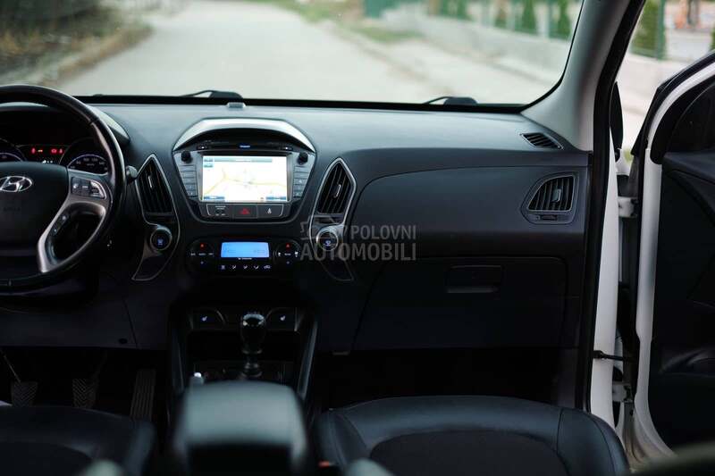 Hyundai ix35 1.7CRDi PREMIUM CH