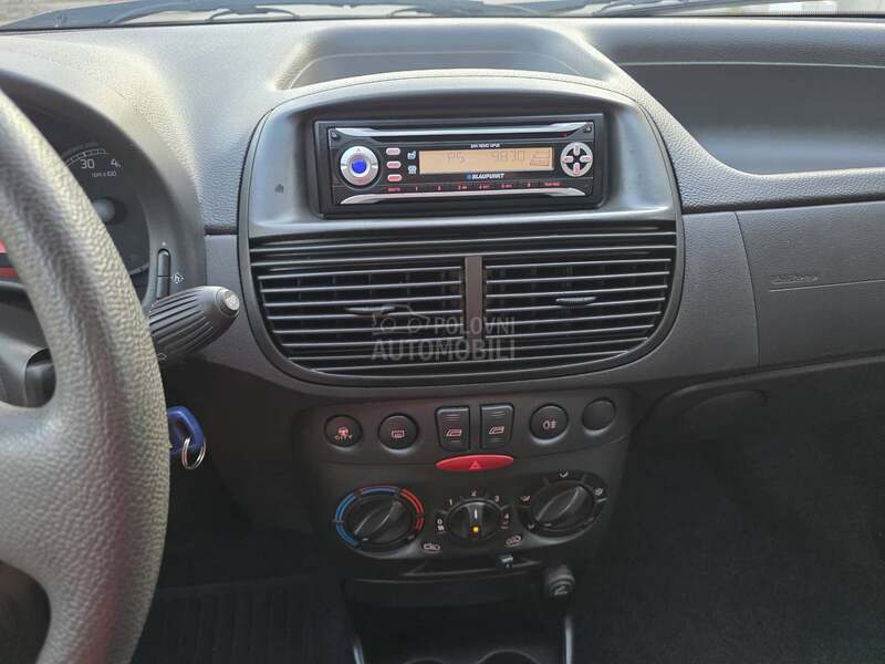 Fiat Punto BUKVALNO NOV