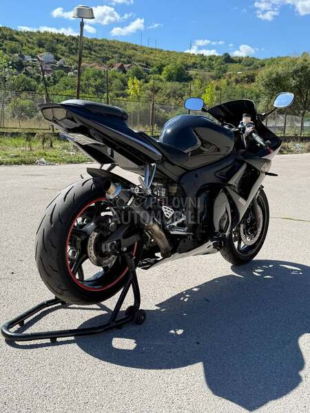 Yamaha R6