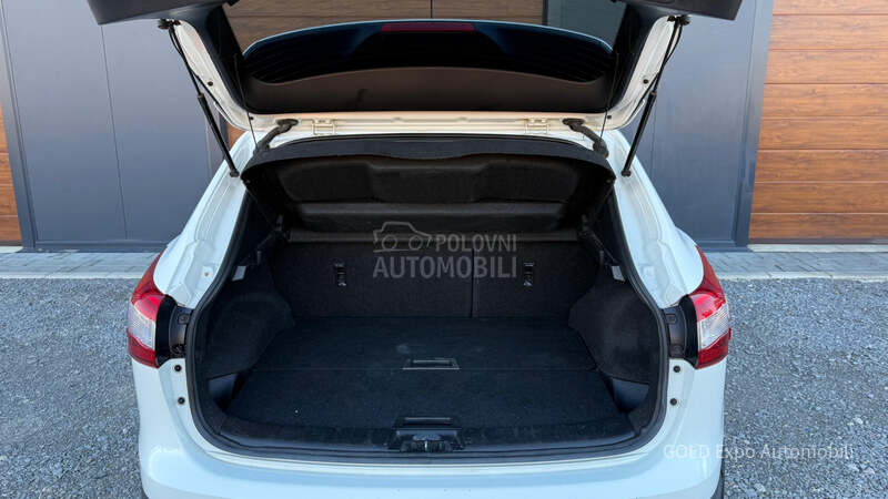 Nissan Qashqai 1.6 DCi TEKNA 360CAM