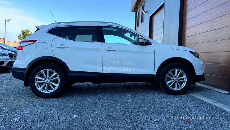 Nissan Qashqai 1.6 DCi TEKNA 360CAM