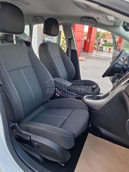Opel Astra J 1.4 TURBO ŠVAJCARAC