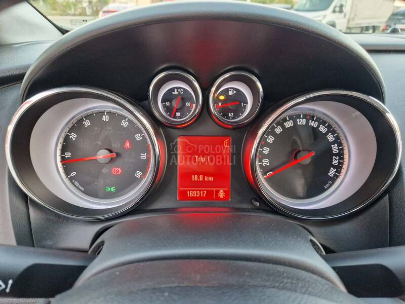 Opel Astra J 1.4 TURBO ŠVAJCARAC
