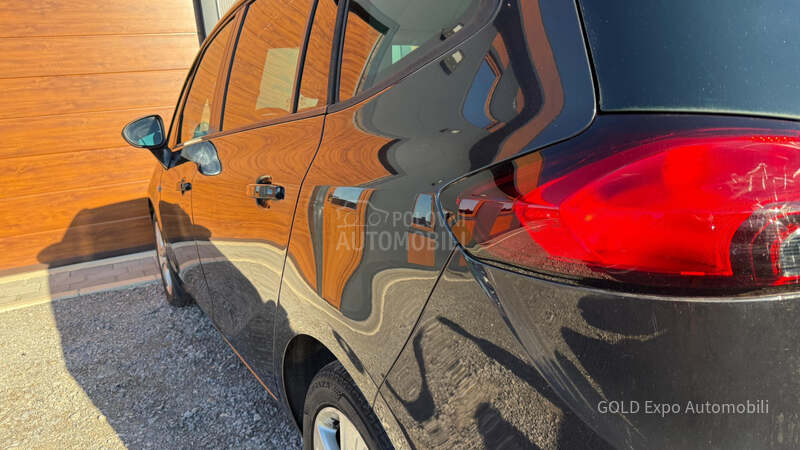Opel Zafira 2.0CDTi 7SED FAMILY