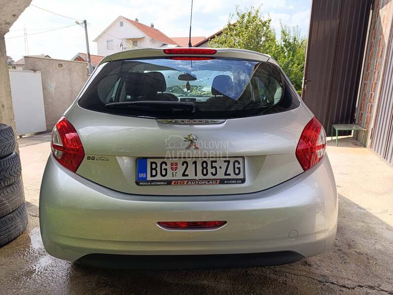 Peugeot 208 1.2