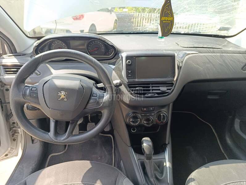Peugeot 208 1.2