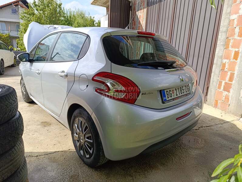Peugeot 208 1.2
