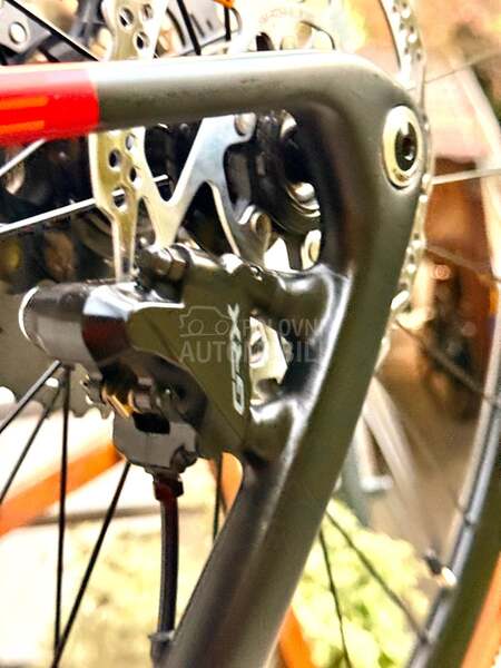 Cube Nuroad M carbon