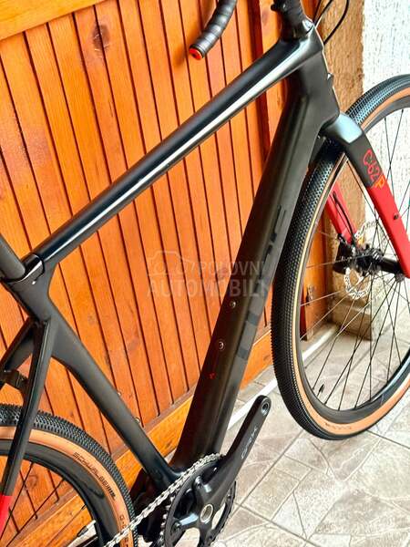 Cube Nuroad M carbon