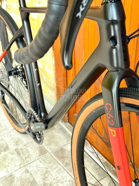 Cube Nuroad M carbon