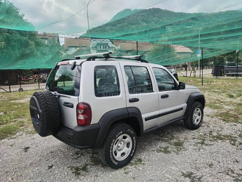 Jeep Cherokee 2.8 CRD
