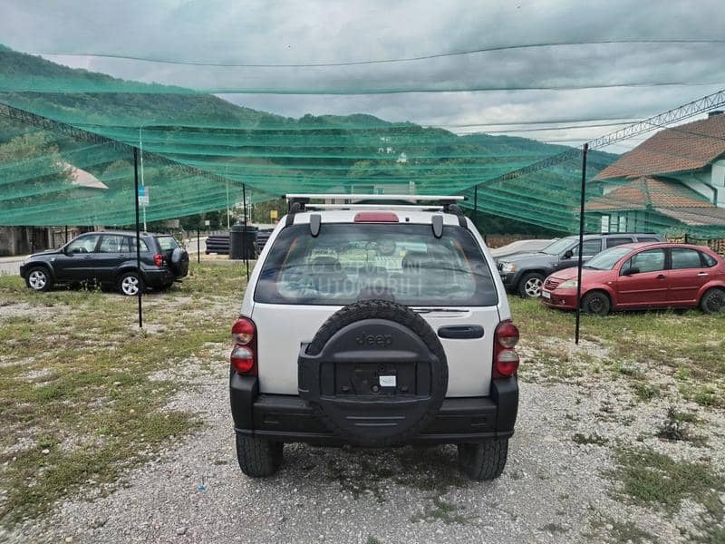 Jeep Cherokee 2.8 CRD