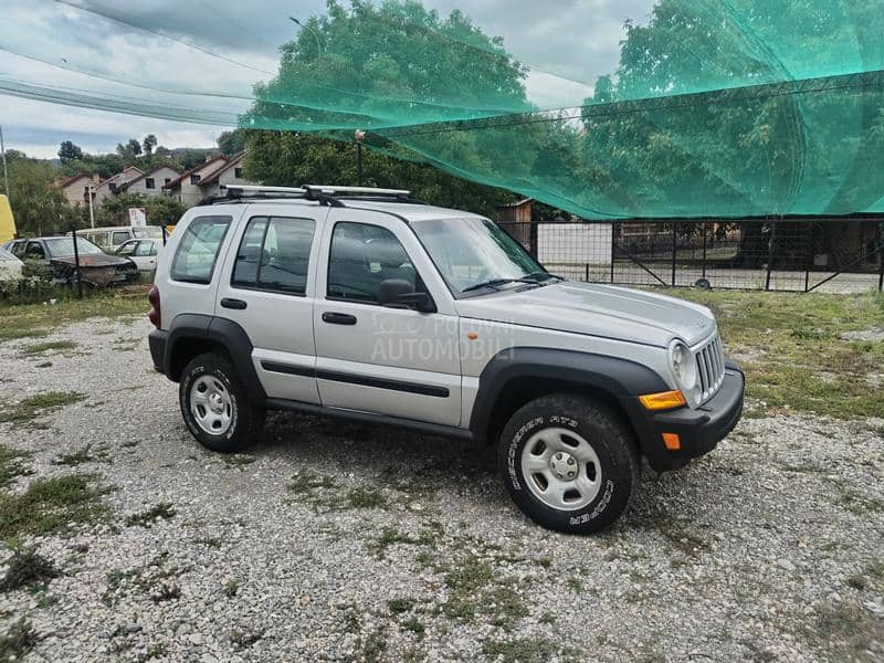 Jeep Cherokee 2.8 CRD